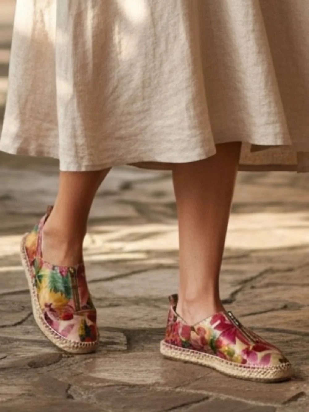 Patricia Nash Eva leather flat shoe in Spring Multi floral pattern NIB Size 6